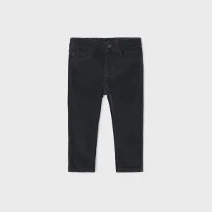Дълъг панталон рипсено кадифе slim fit в черно за бебе момче Майорал