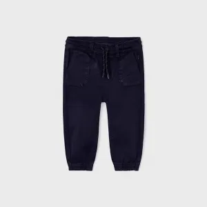 Дълъг панталон jogger fit за момче в тъмно синьо за бебе момче Майорал