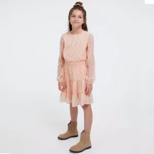 Шифонена рокля в бледо розово покрита с надписи Guess