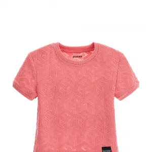 Къса тениска за момиче в коралово с релефни лога Guess