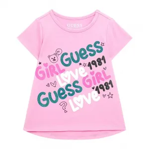 Розова тениска с къс ръкав с цветни надписи отпред за момиче Guess
