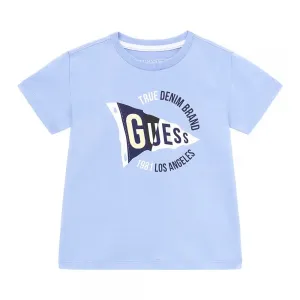 Тениска в небесно син цвят за мини момче с щампа и надпис Guess