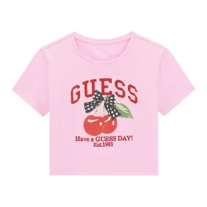 Бледо розова къса тениска за момиче с черешки и голям червен надпис Guess