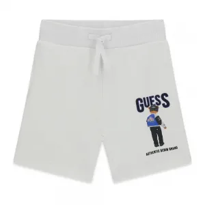 Къси спортни панталони в бялцвят за мини момче със сладко мече Guess