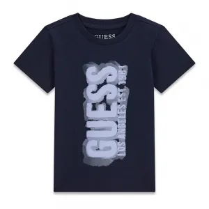Тъмно синя тениска за мини момче с голям контрастен надпис Guess