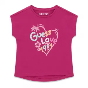 Цикламена тениска за мини момиче с цветен надпис Guess