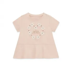 Свободна розова тениска за мини момиче с цветчета и надпис Guess